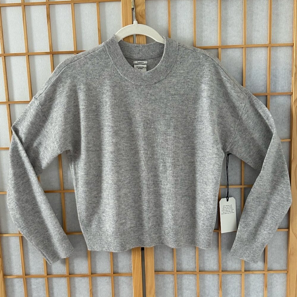 Cashmere Abercrombie & Fitch Cozy Long Sleeve Gray Crew Neck Sweater